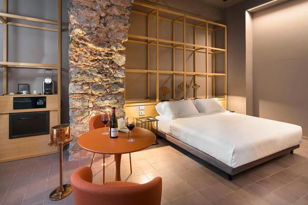 Bastio Private Suites CTA 0*,
