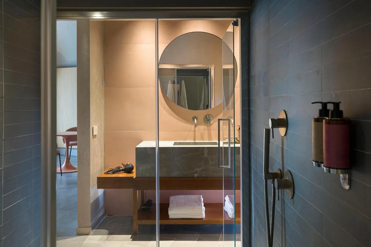 Bastio Private Suites CTA 0*,